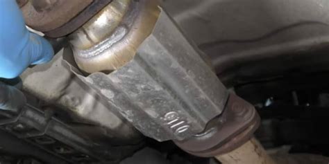 can catalytic converter cause rough idle|9 Symptoms of a Clogged Catalytic Converter and。